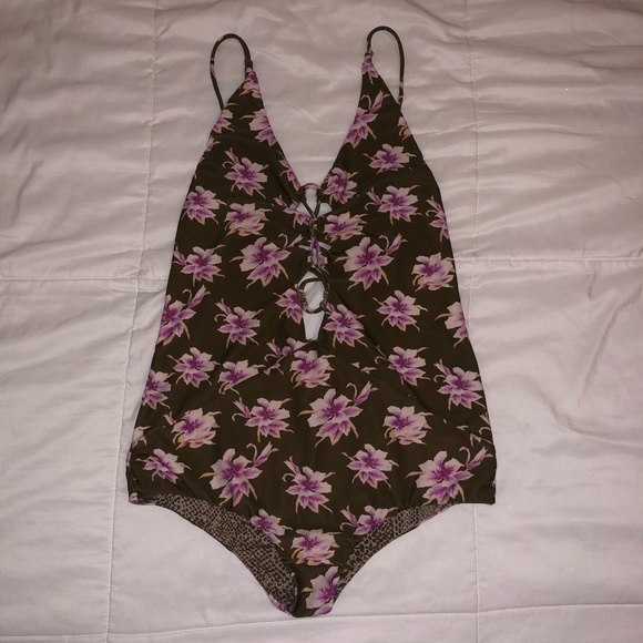 ACACIA CAPSULE ALOHA KOKOMO - Picture 1 of 3